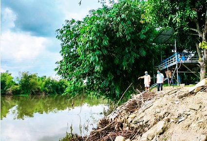 Khu vực đất tại thôn 1, xã Diên Phú bị sạt lở.